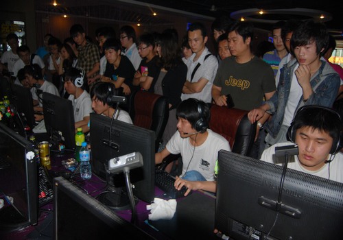 ThunderTalk Gaming 战胜 Weibo Gaming ， Top Esports 击败 JD Gaming 于 LPL 分裂 2 2025